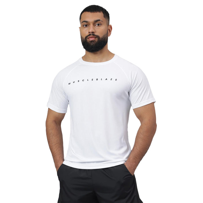 MuscleBlaze Half Sleeve Patterned Dry-Fit Active Tee for Men